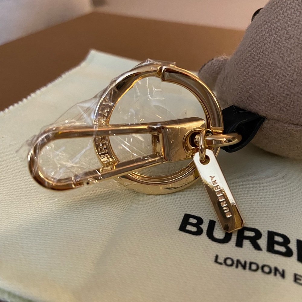 BURBERRY Thomas Bear Charm With Bow Tie Keychain With Dust Bag NWOT - Picture 8 of 8